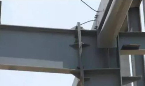 超聲波塑料焊接機鉚接結(jié)構(gòu)的闡述