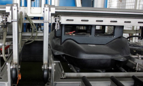 熱板焊接機(jī)焊接汽車油箱過程的講解